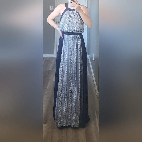 Carmen Marc Valvo Maxi Dress 2 - Picture 10 of 11